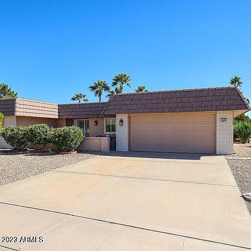 16209 N Desert Holly Dr — Photo 2