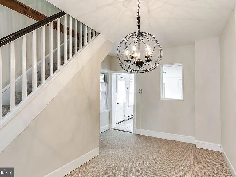 616 S Chapel St — Photo 4