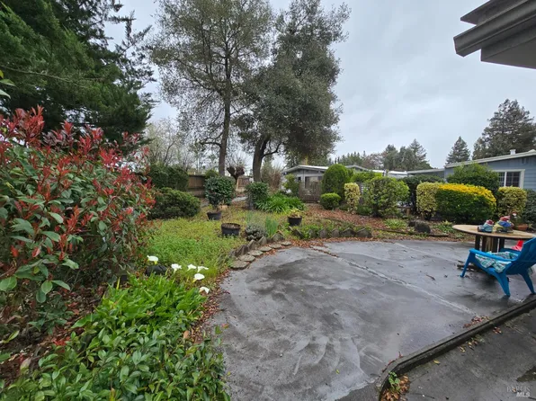 186 Sequoia Circle, Santa Rosa, CA 95401