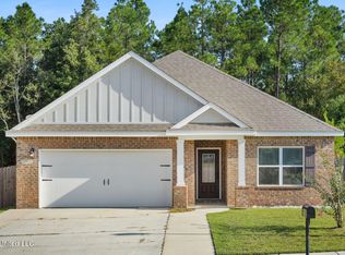 5361 Overland Dr, Biloxi, MS 39532