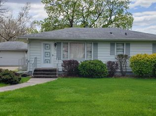 513 Highview Dr, Clinton, IA 52732