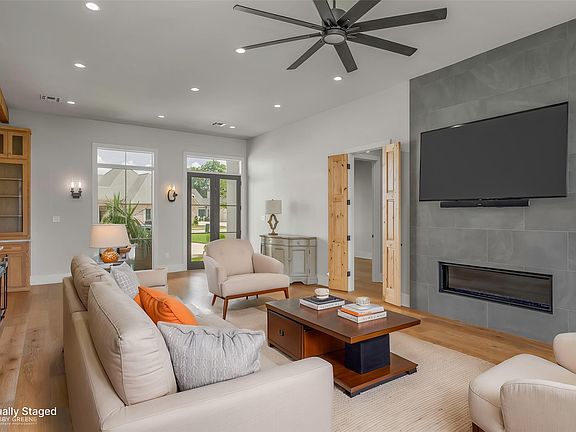 5th image of 323 Belle Winds Ct
