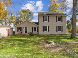 8791 Riverside Dr, Brighton, MI 48116