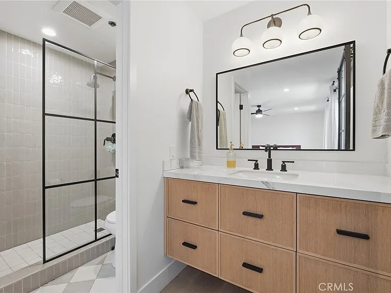 345 Avocado St #101A — Photo 11