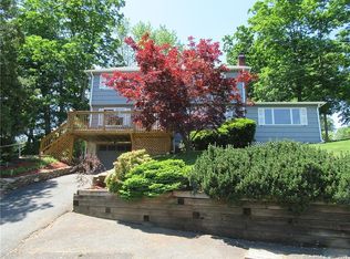 7 Trinity Cir, Bloomfield, CT 06002