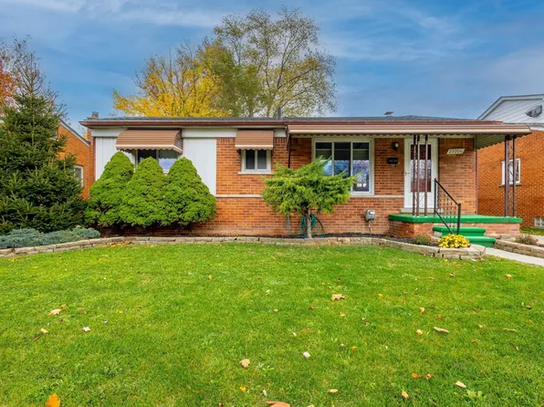 29200 Hughes St, Saint Clair Shores, MI 48081