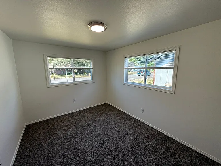 1505 NW Highland Dr — Photo 12