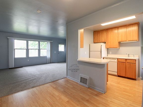 5th image of 717 Taylor St