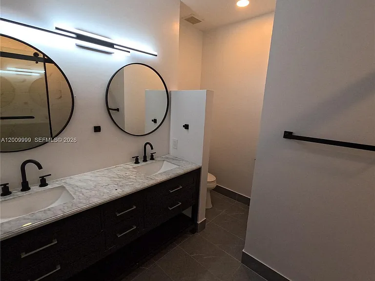 1211 SW 84th Ter — Photo 16