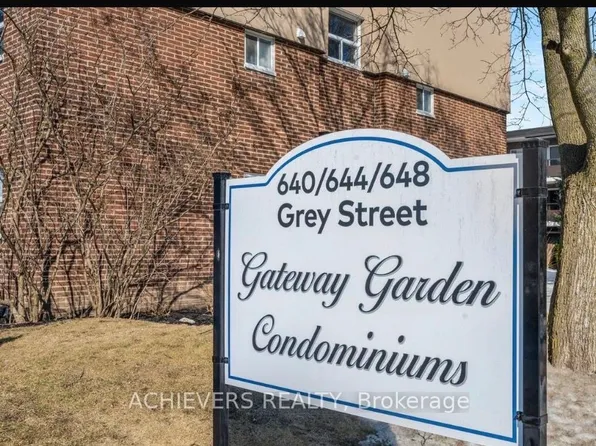 640 Grey St #107, Brantford, ON N3S 4Y3