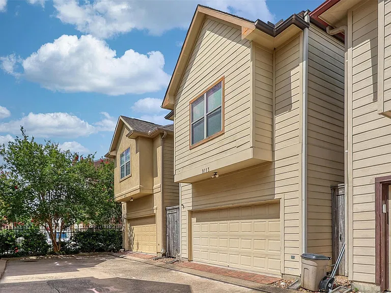9113 Creekstone Lake Dr — Photo 36