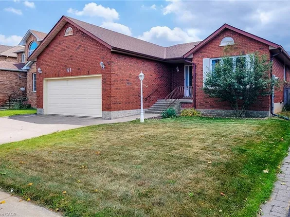 61 Highland Rd W, Stoney Creek, ON L8J 2T7