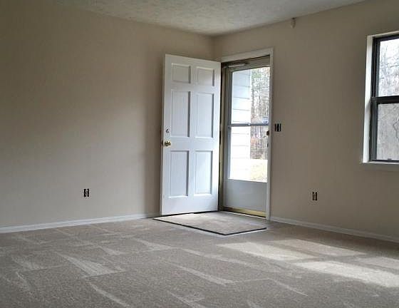 5th image of 215 Scarlett Dr
