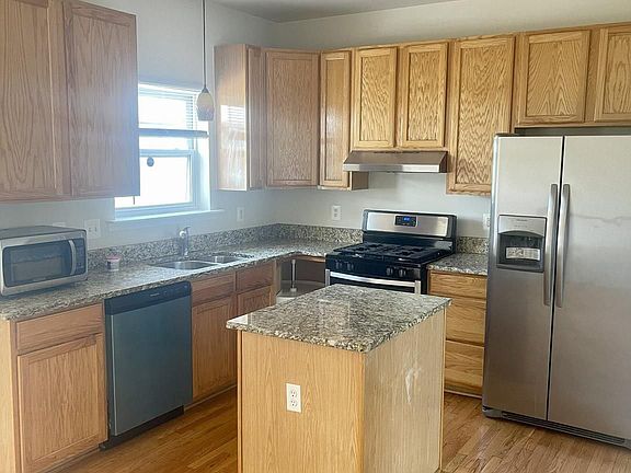 3rd image of 16744 Sweeney Ln