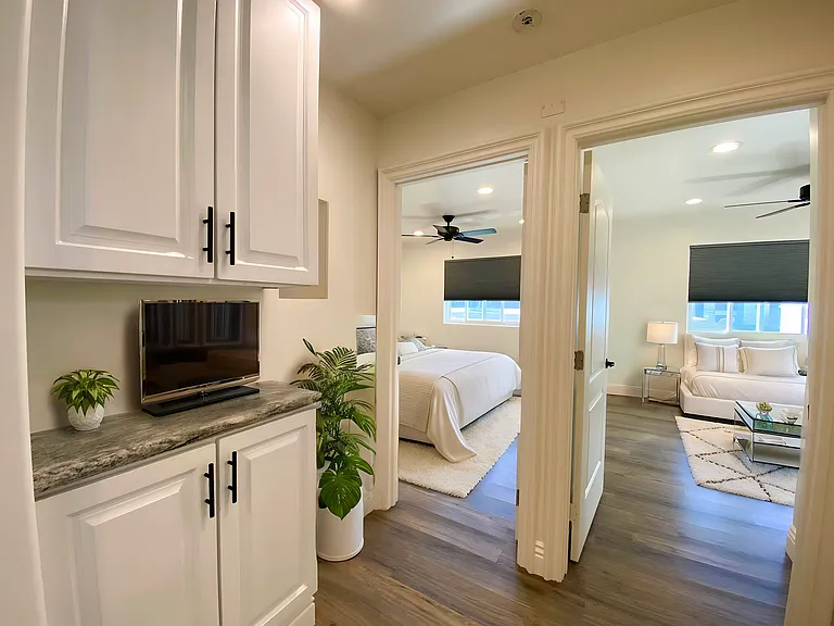 5513 Fulcher Ave #11 — Photo 3