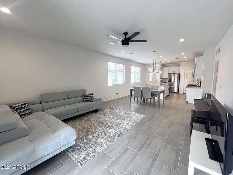 353 N Spring Flower Dr — Photo 4