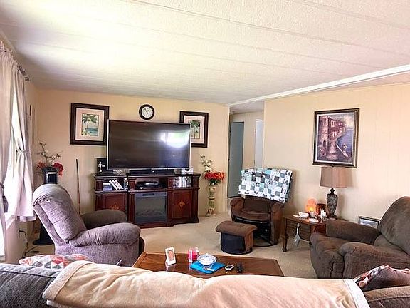 5th image of 77 Hillcrest Ln