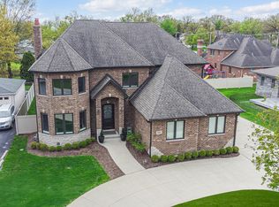 915 E Forest View Rd, Addison, IL 60101