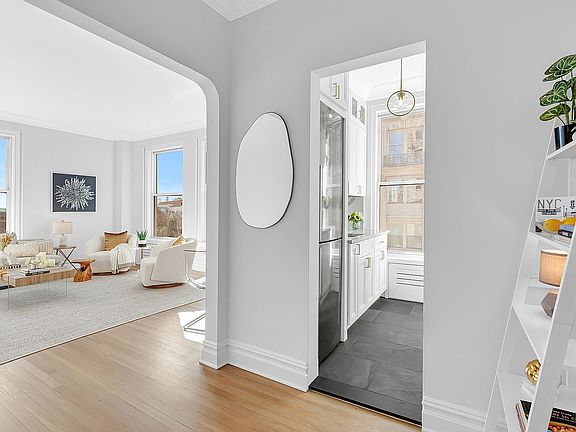 3rd image of 101 W 80th St APT 7D
