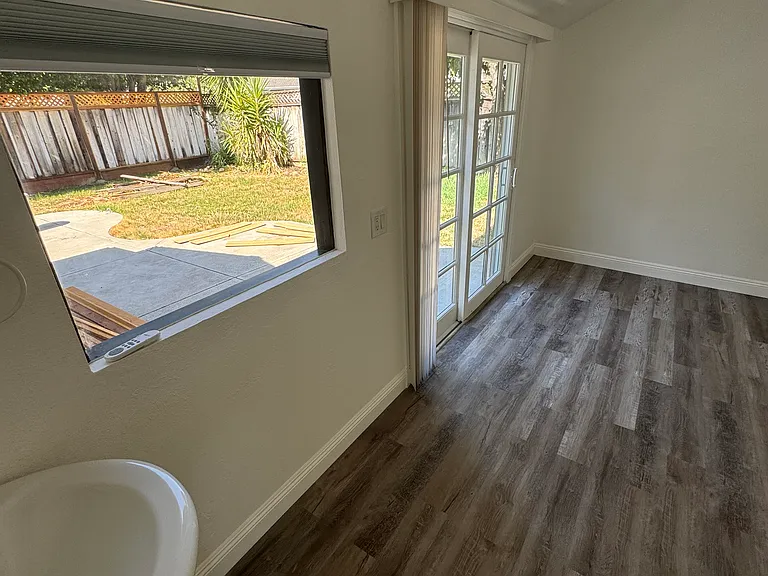 1426 Hicks Ave — Photo 23