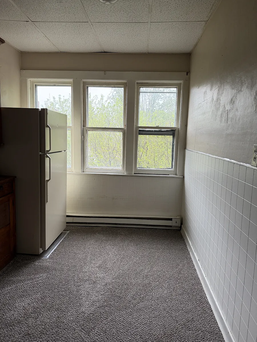Building Photo - 292 Falconer St #3