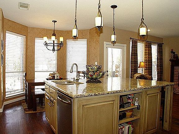Kitchen and breakfast nook