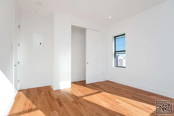 Rented by OGI Management | media 7