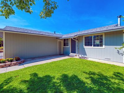 35 N Tropicana Cir, Sparks, NV, 89436