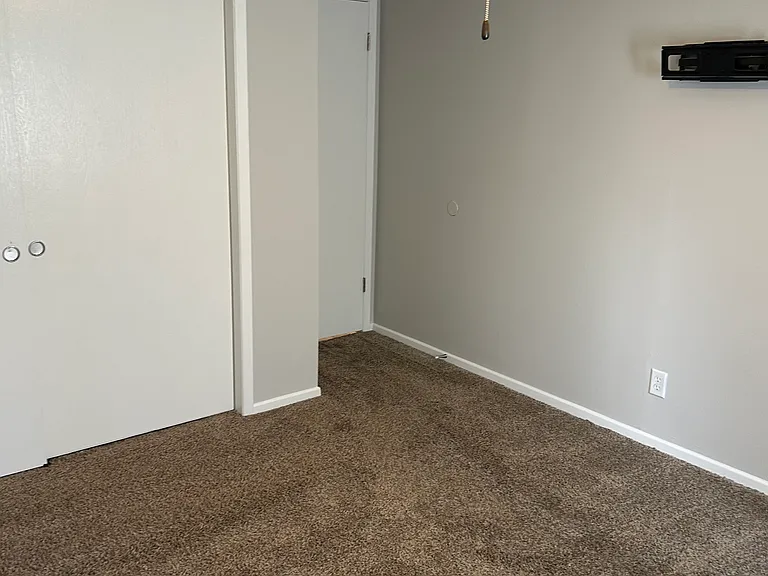 2077 NW Hickory Ln — Photo 11