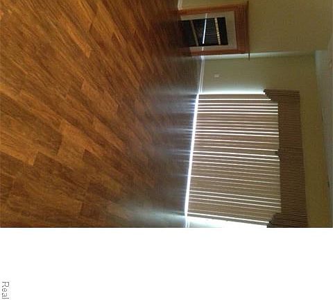 5th image of 9481 Lakeside Dr