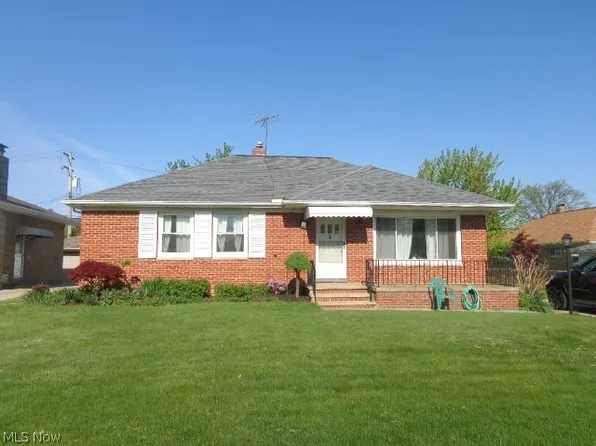 2488 Dale Ave, Rocky River, OH 44116