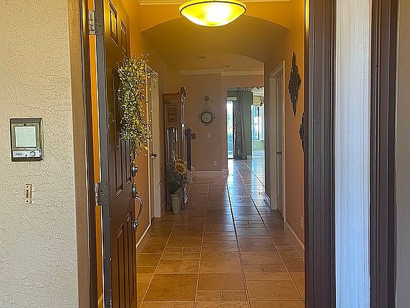 5th image of 338 Silver Falls Dr