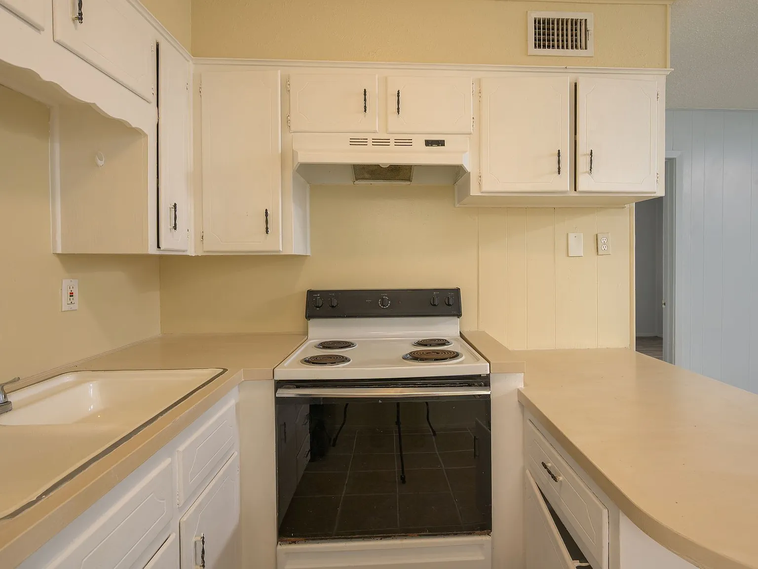 B&I Apartments — Photo 2