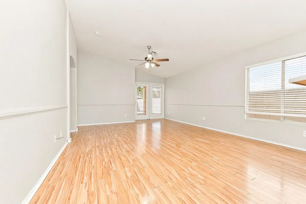 4 bed, 2.0 bath, 1606 sqft, $2,015 — Photo 4