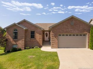 4010 Fields Ln, New Albany, IN 47150