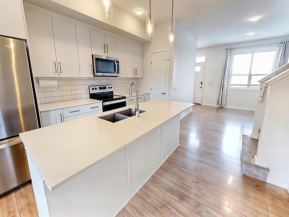 5th image of 2093 Maple Rd NW