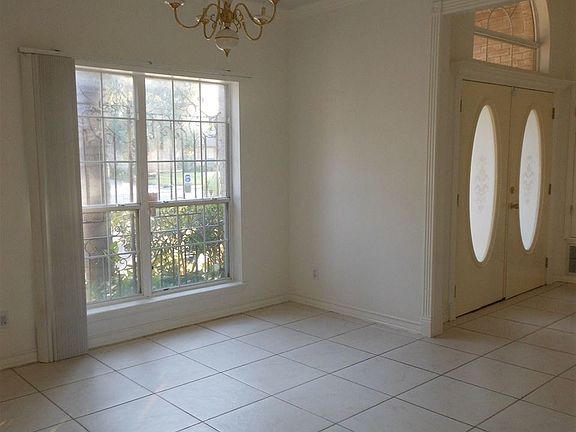 4th image of 8416 Crownwood Dr