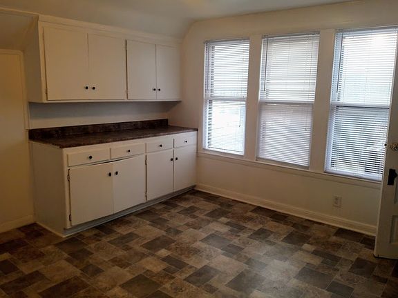 4th image of 206 W Burleigh St