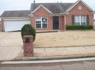 4737 Bending Oaks Cv E, Memphis, TN 38128
