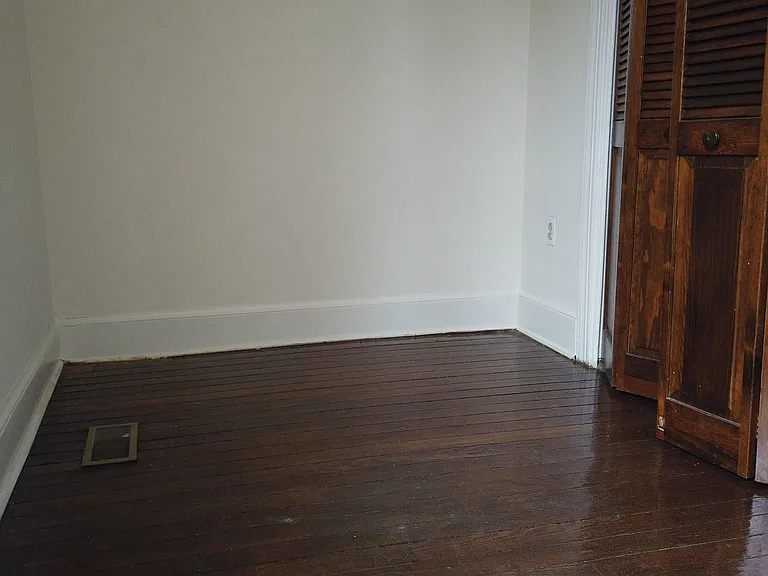 604 9th St NE #9 — Photo 16