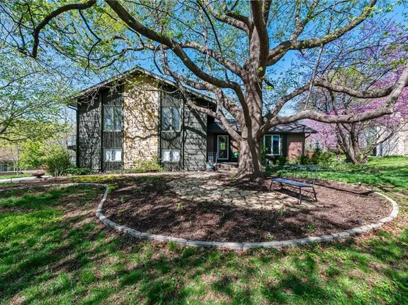 7904 NW Venita St, Weatherby Lake, MO 64152
