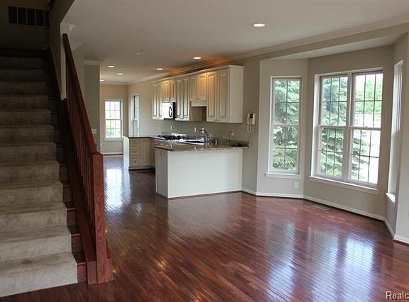2nd image of 502 Graten St #1