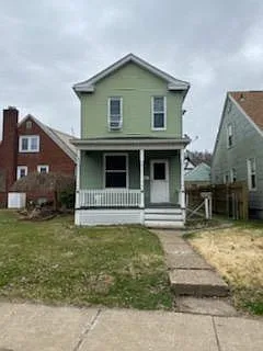 2420 Hazlett Ave #UPSTAIRS — Photo 1