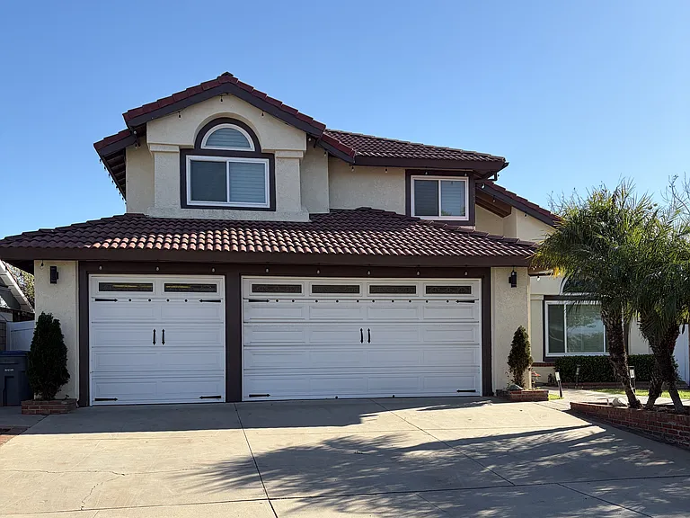 1940 Kensington Ln — Photo 2