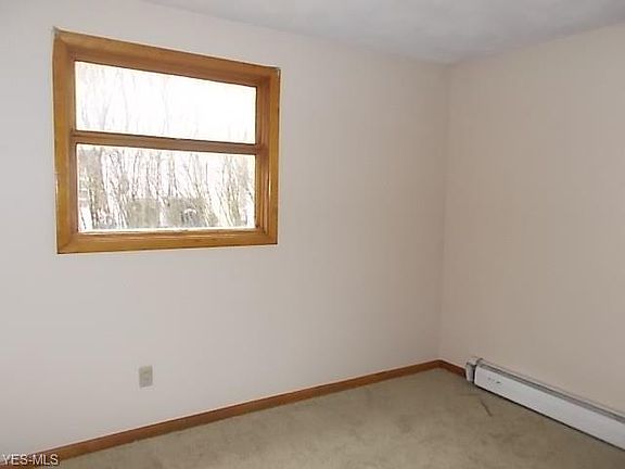 5th image of 442 Stafford Dr
