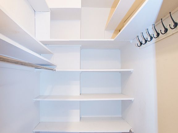 5th image of 350 E 50th St APT 4B