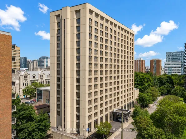 111 Cooper St, Ottawa, ON