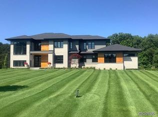 1109 Pine Ridge Ct, Ann Arbor, MI 48103