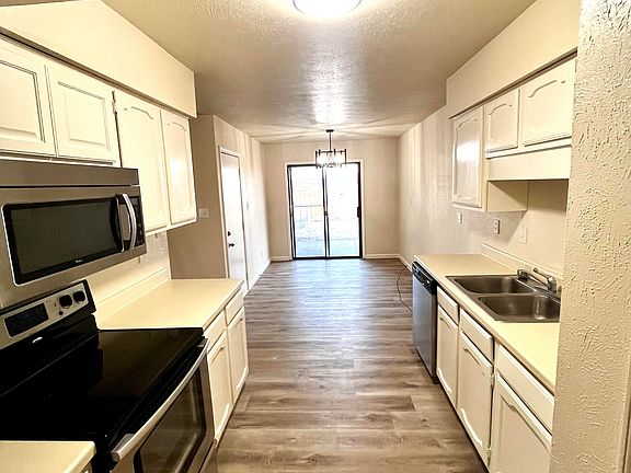 5th image of 1049 Granite Ln