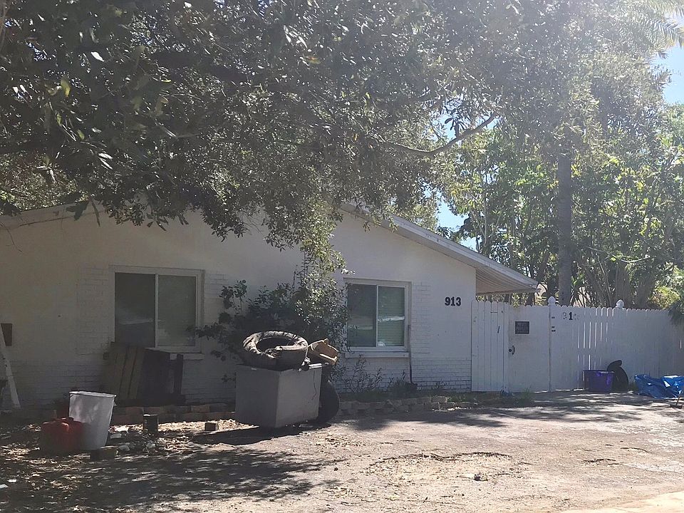 1st image of 913 Lake Palms Dr
